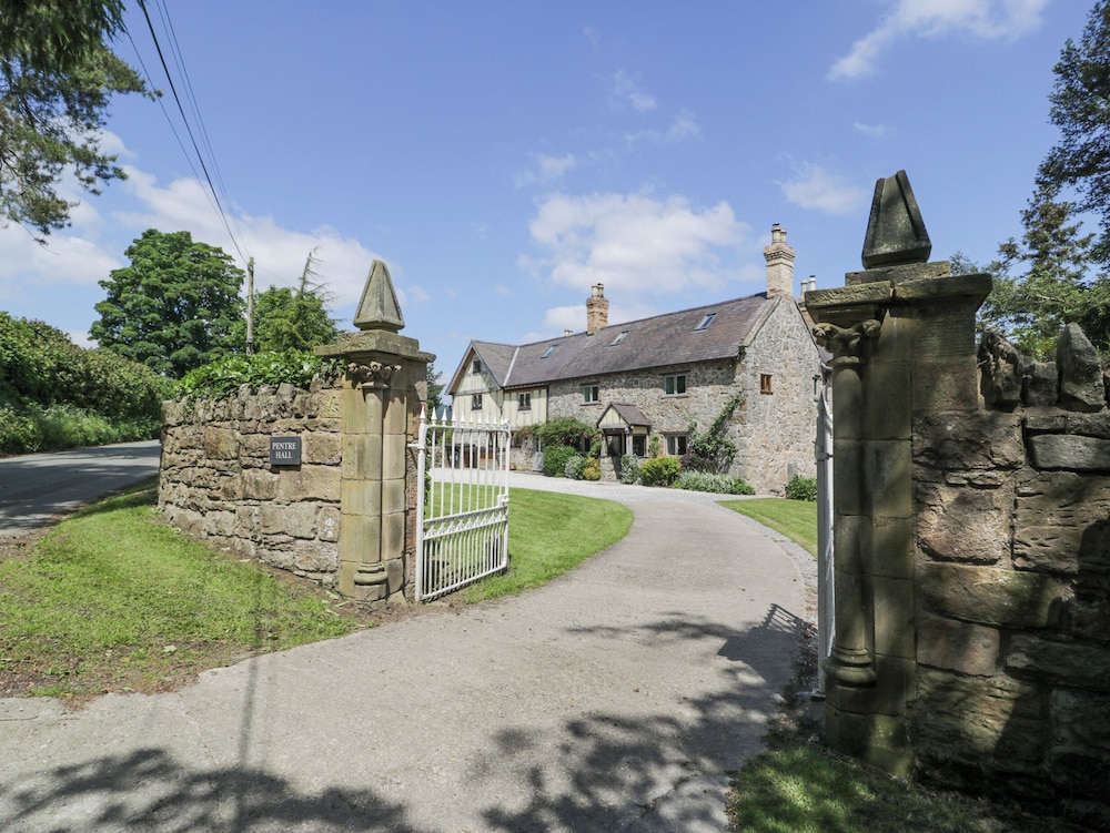 Pentre Hall