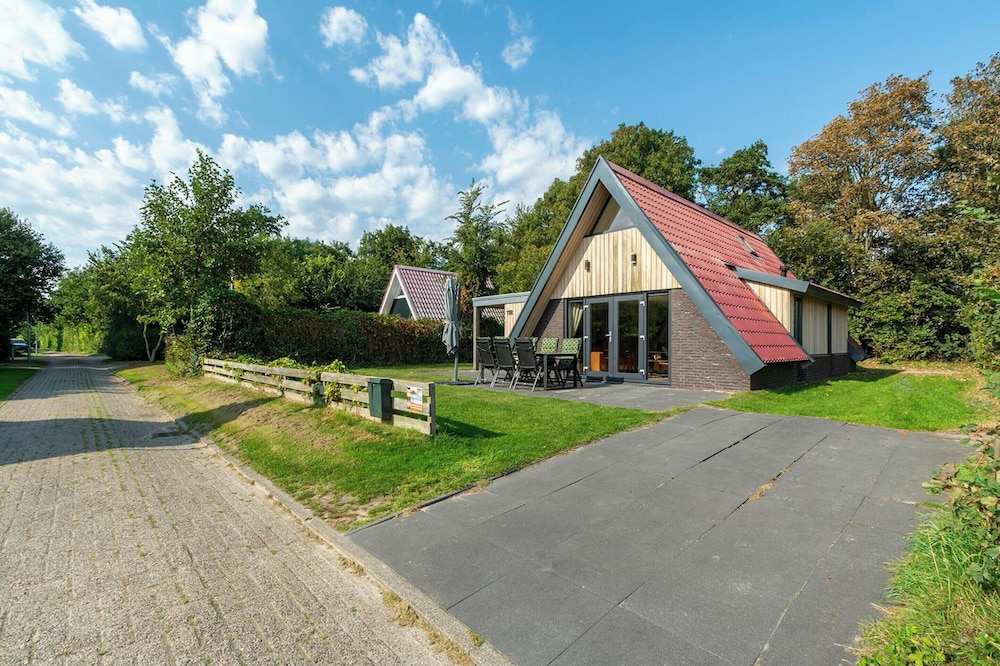 Holiday Home in Groote Keeten With Garden