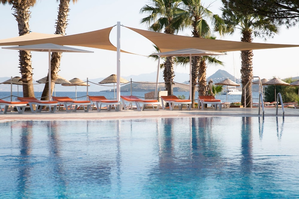 Bodrum Sea Side Beach Club Otel - Image 51
