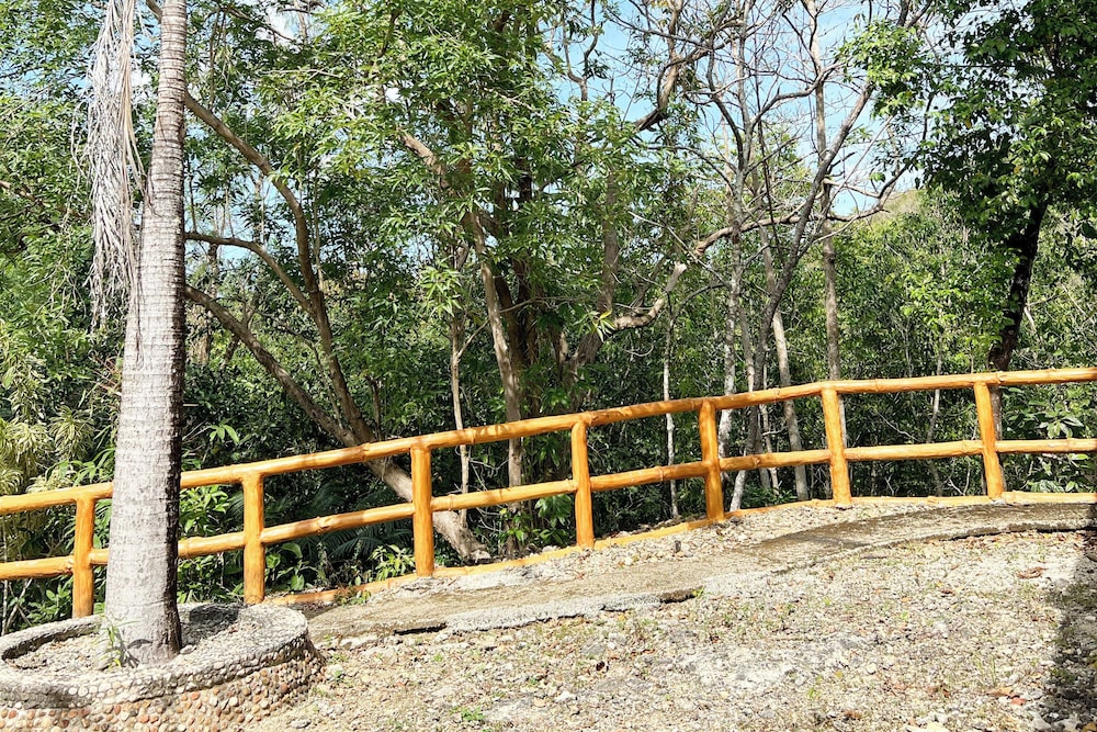 La Puerta Al Paraizo Guimaras