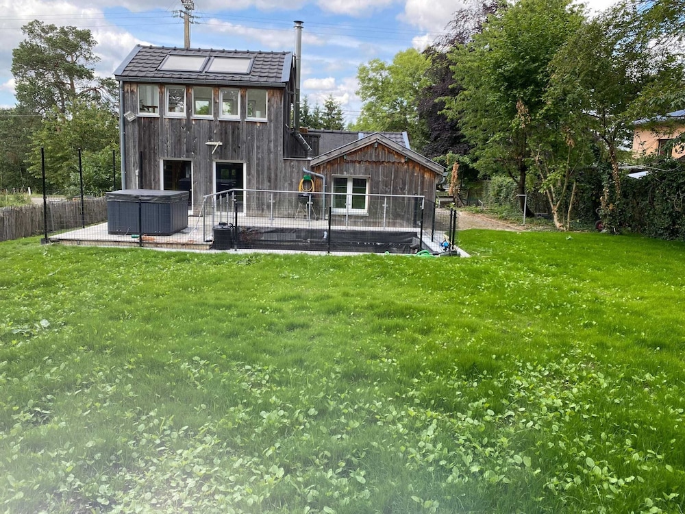 Spacious Chalet in Jalhay with Hot Tub