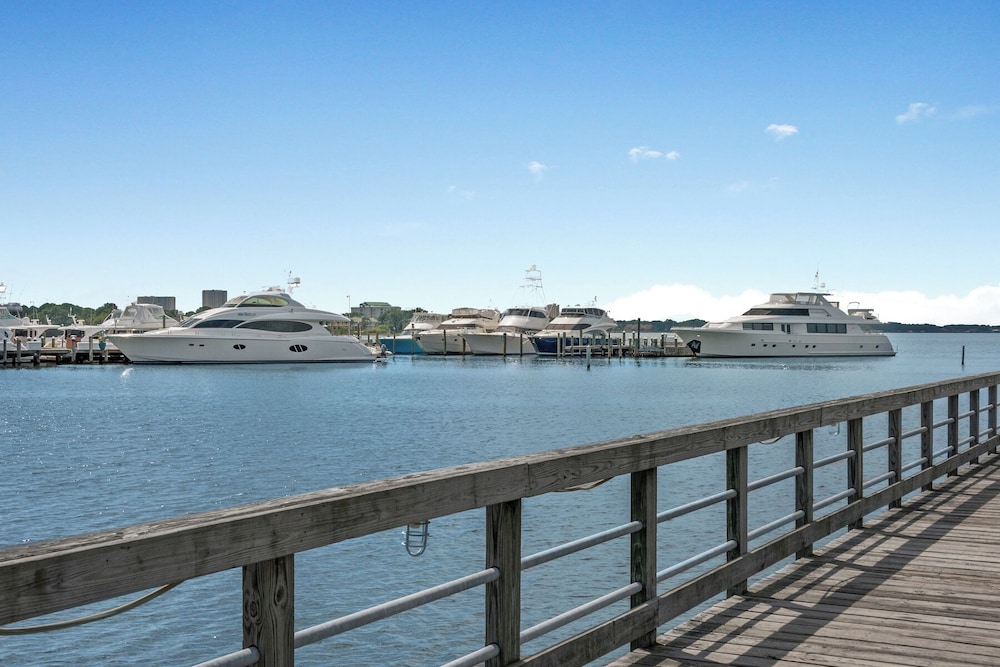 Augusta Village Sandestin by Gibson BR