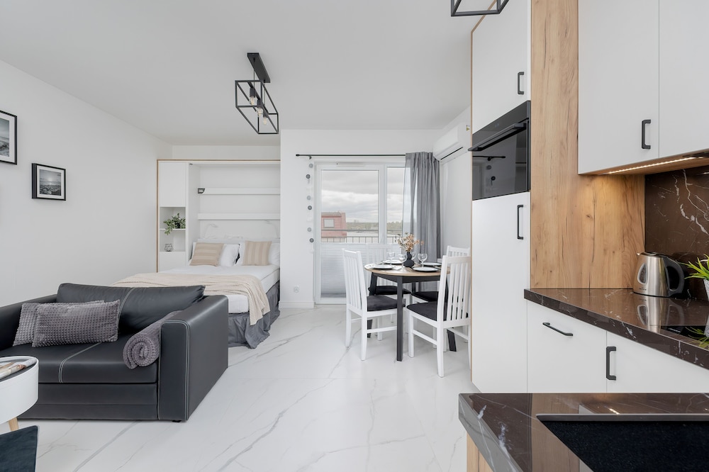Plac Słowiański Świnoujście by Renters