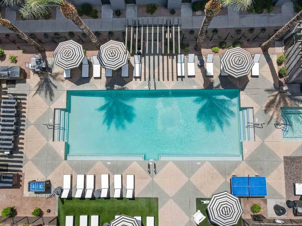 Chic 1br At Westgate Pool, Gym & Stadium Fun 1 Bedroom Apts