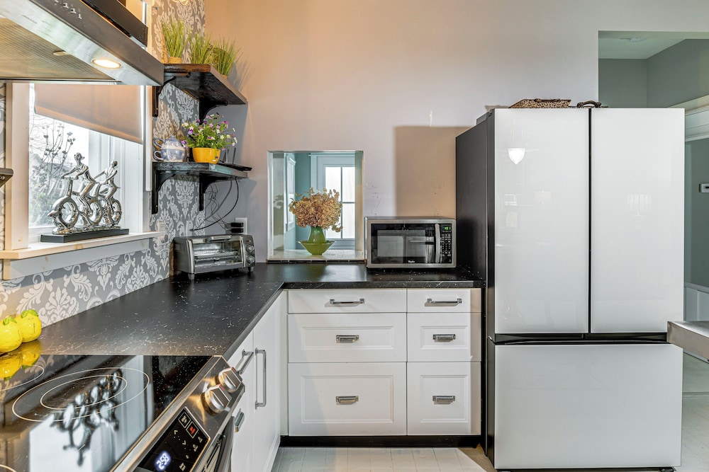Newly Renovated Private Cottage Near Niagara River