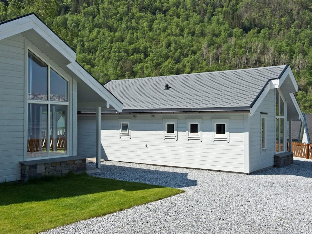 Holiday Home in Kinsarvik by the sea