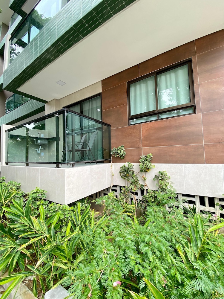 Flat a 120 metros das Piscinas Naturais