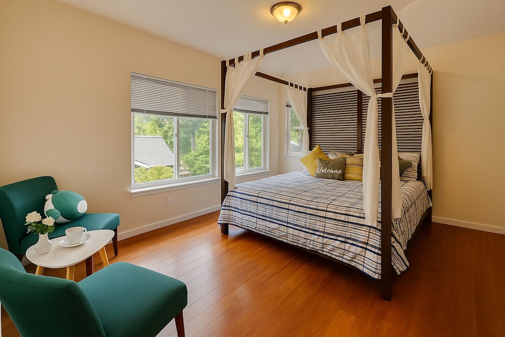 The Grand North Seattle Family Home, photo 30