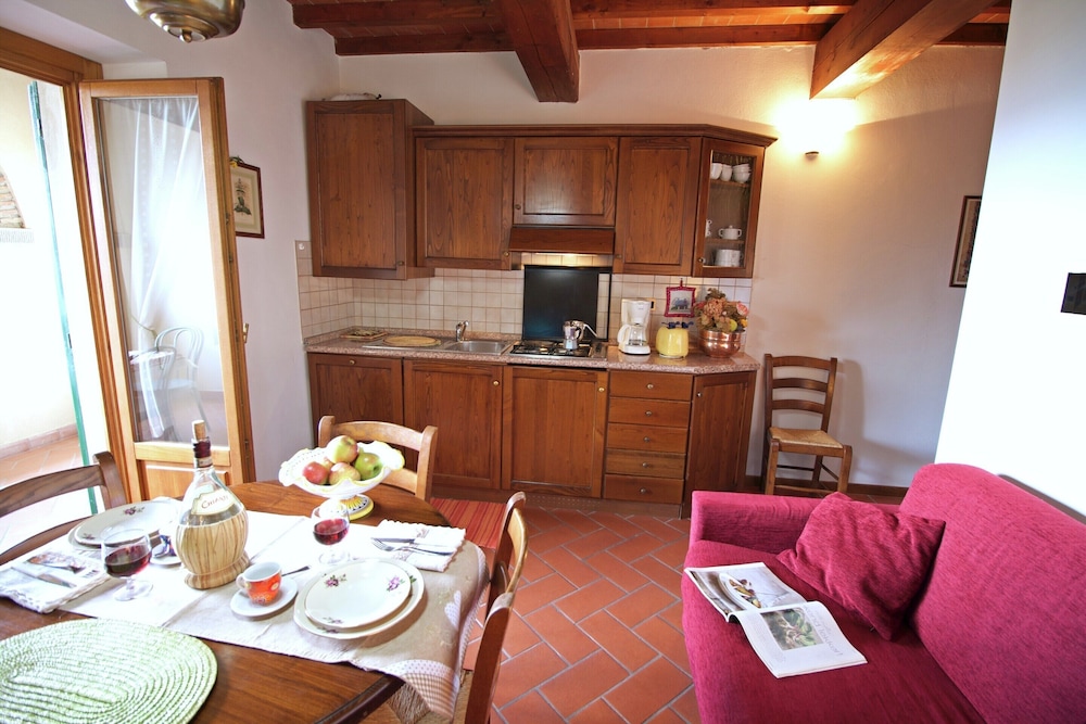 Apartment in Tuscany Near Vineyards