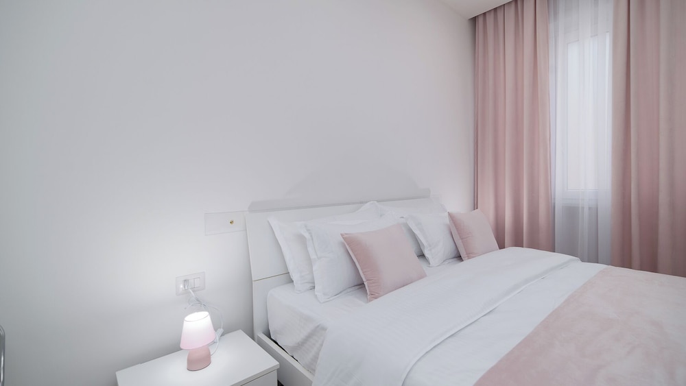 Lovely Rooms by Rentbeat