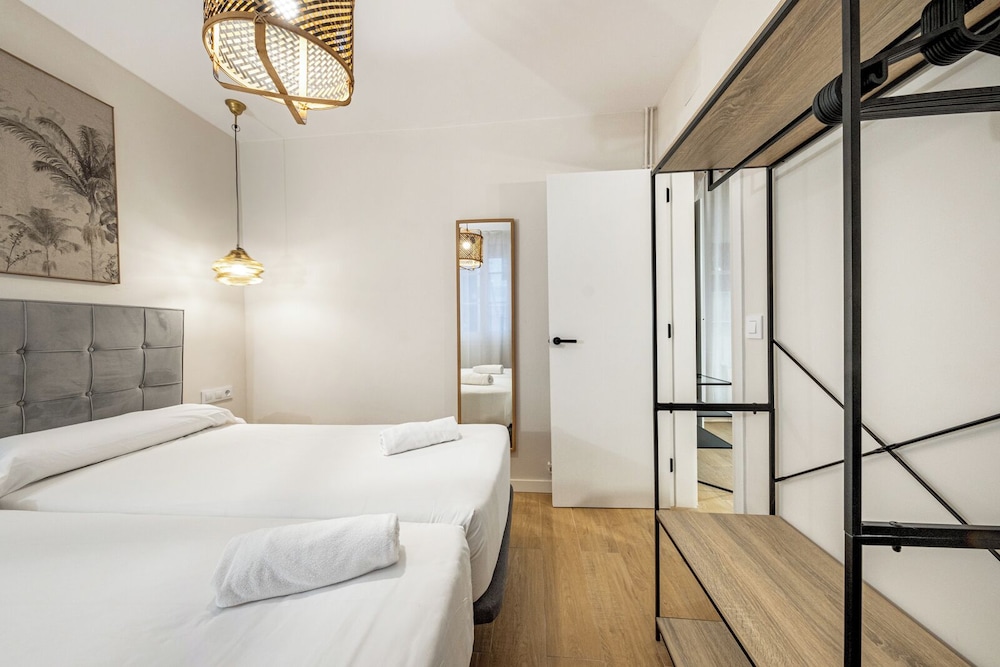 BeBarceloner Eixample Apartments