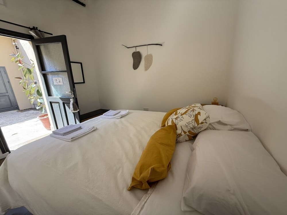Clivias Hostel