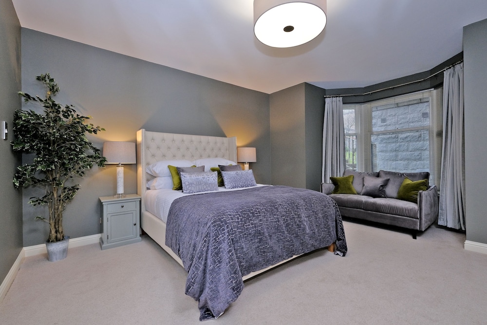 Chic and Contemporary Aberdeen Home Near to Hazlehead Park view 3