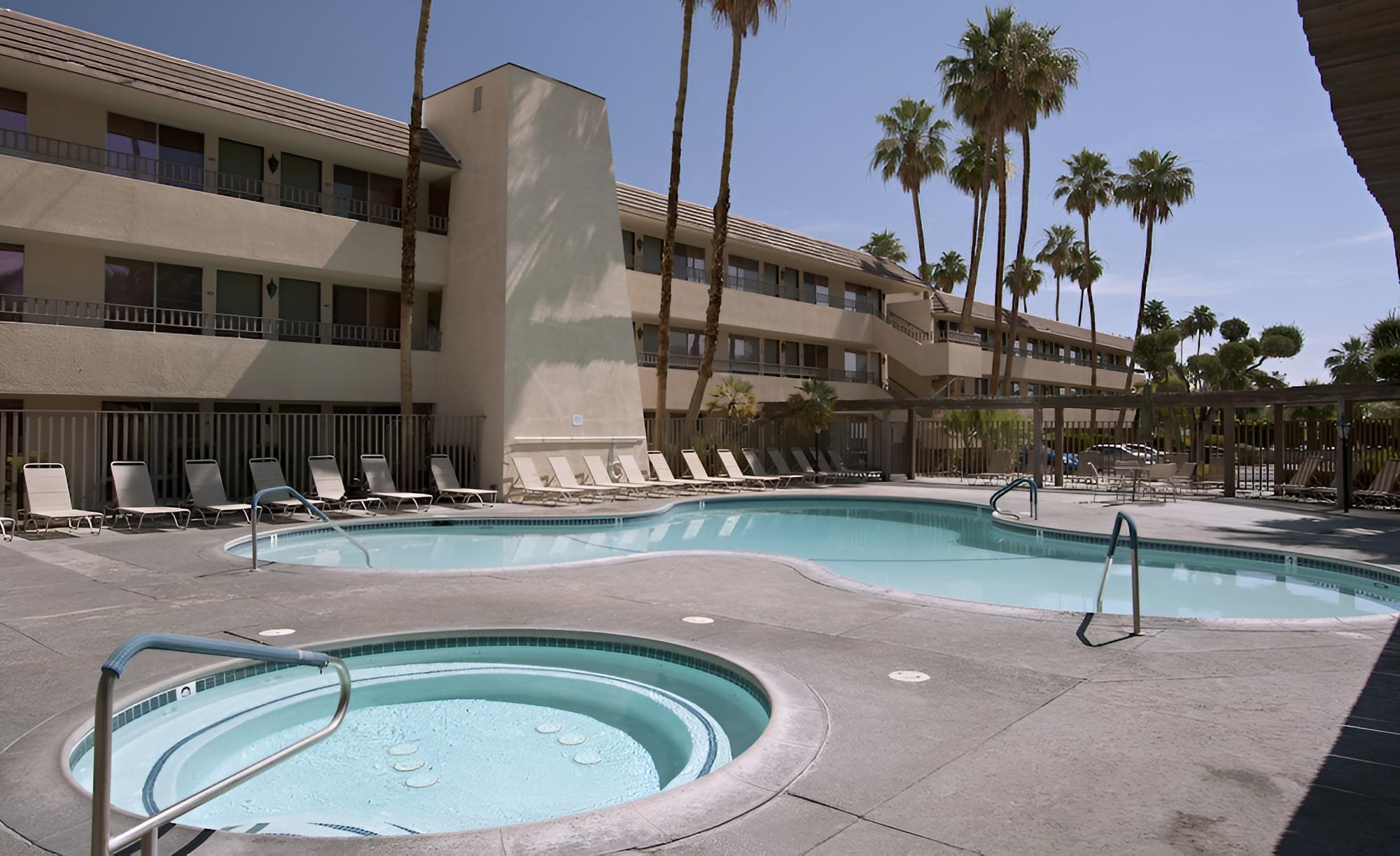 Vagabond Motor Hotel view 4
