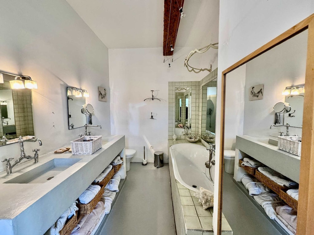New Bastide Couronne d Aix Luxury in Aix-en-provence A Sophisticated Retreat for Families and Friends