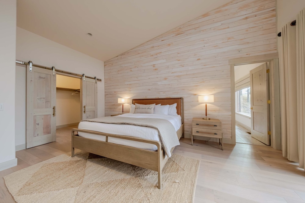 Wilderness Club Haven for 12!