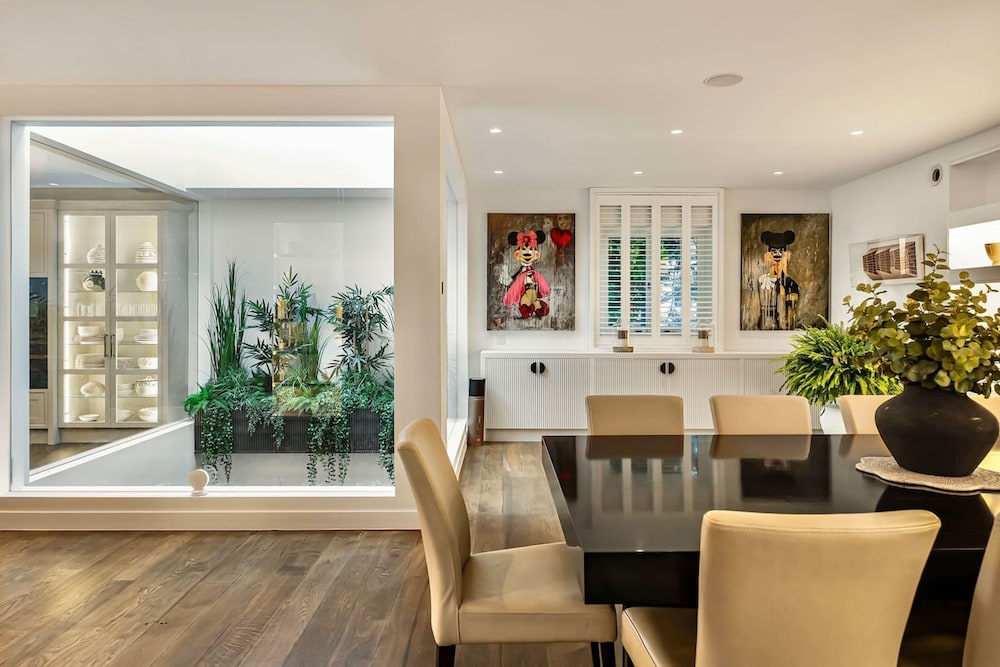 London Mews Home w Glass Atrium Terrace