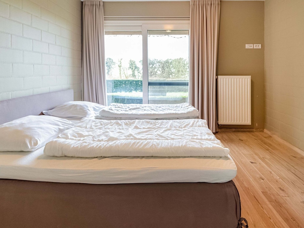 Holiday Home in Gijverinkhove Near Plopsaland view 5