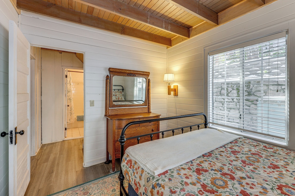 Walkable 'green Gables Cottage' in Lake Arrowhead