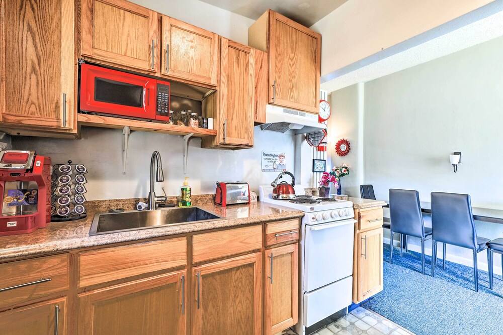 Charming Orlando Duplex ~ 6 Mi to Downtown!
