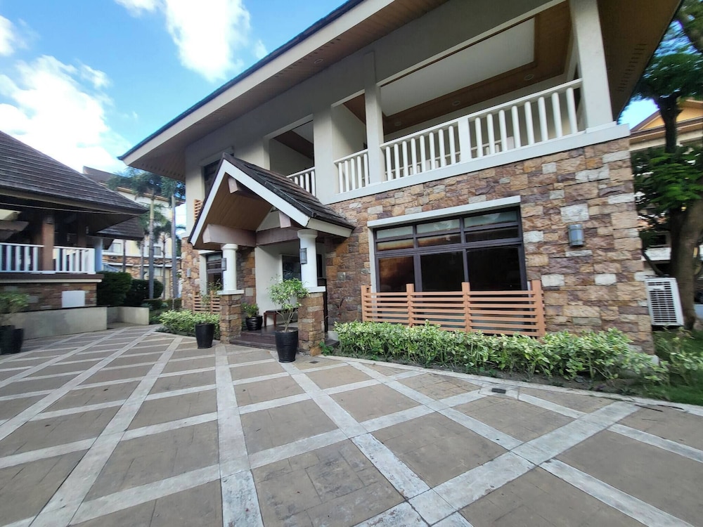 Oasis Living in Pasig City - 2bedroom Condo for Rent