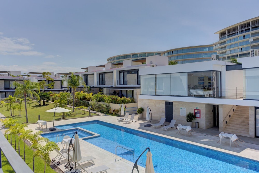 Vista Natura-Luxury Home Near the Beach