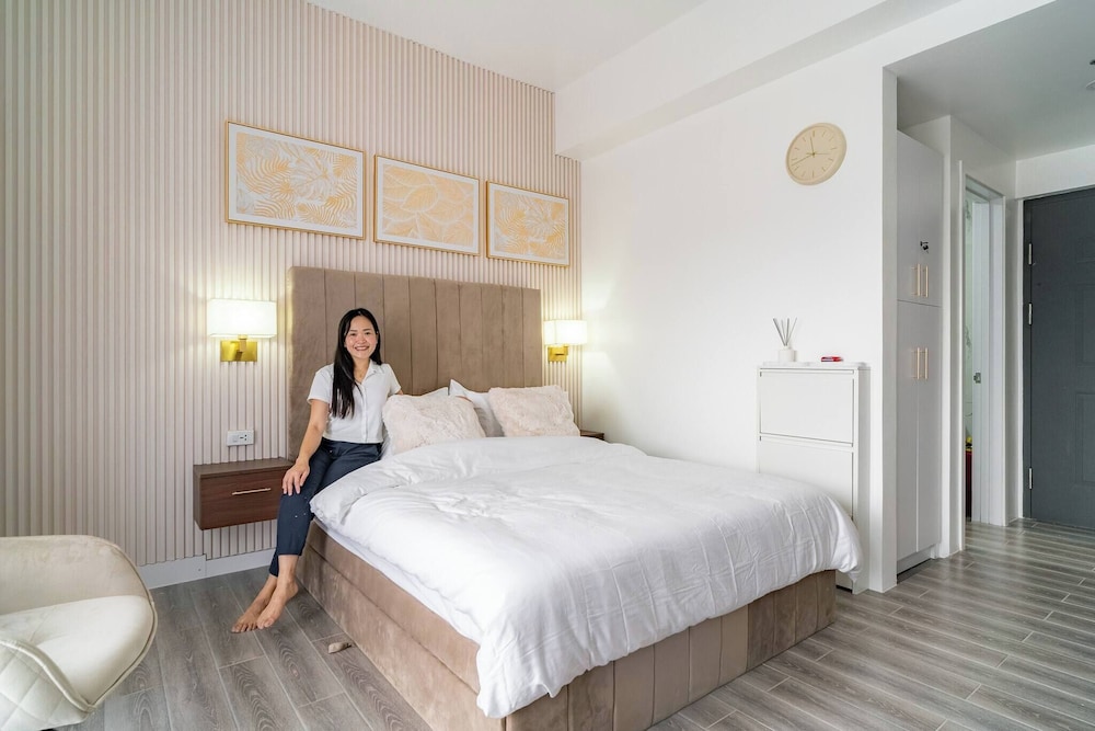 Elegant Studio, Close to the Airport and big Malls