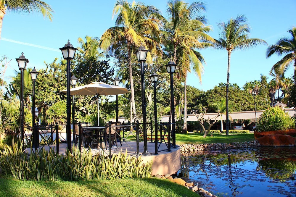 Costa Bonita Apartments