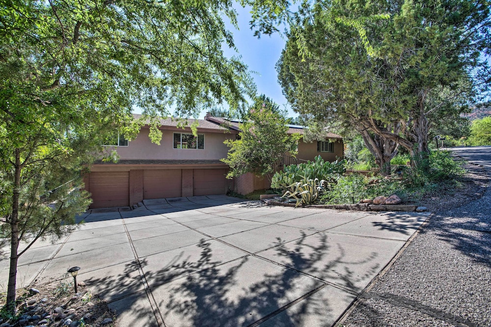 Swim Spa & Private Tavern: Sedona Hideaway! view 4