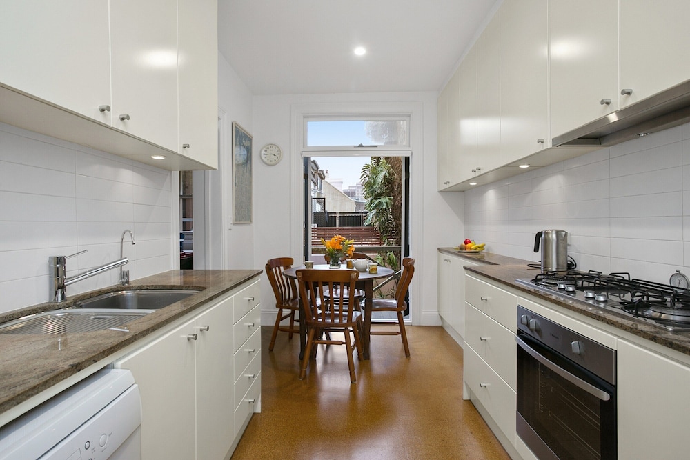 Family Terrace Home Close to Oxford Street