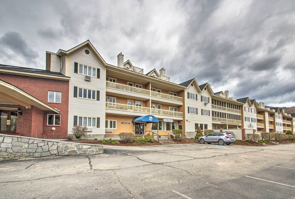 Lincoln Resort Condo w/ Pool Access - Near Hiking!