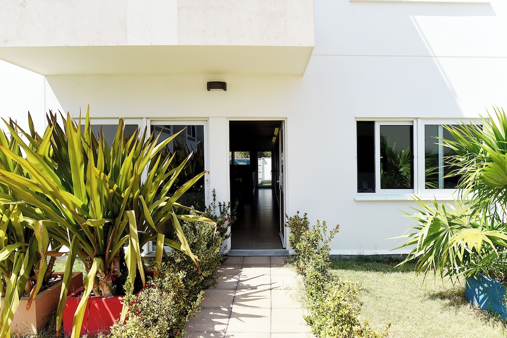 Hotel 9 Bahias Condos - Image 1