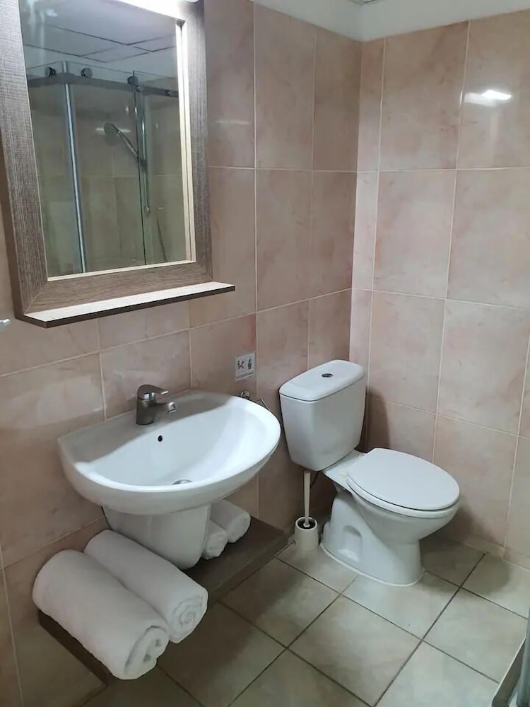 LARNACA BAY SUITES