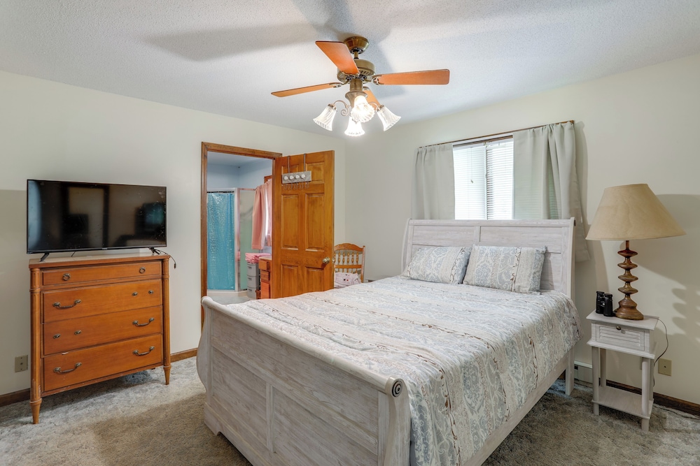 Home w/ Large Yard: 8 Mi to Holiday Valley Resort