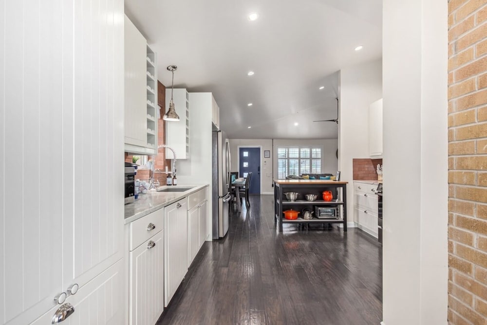 Cozy SW Casa 5 Mins to DT PHX Sleeps 6