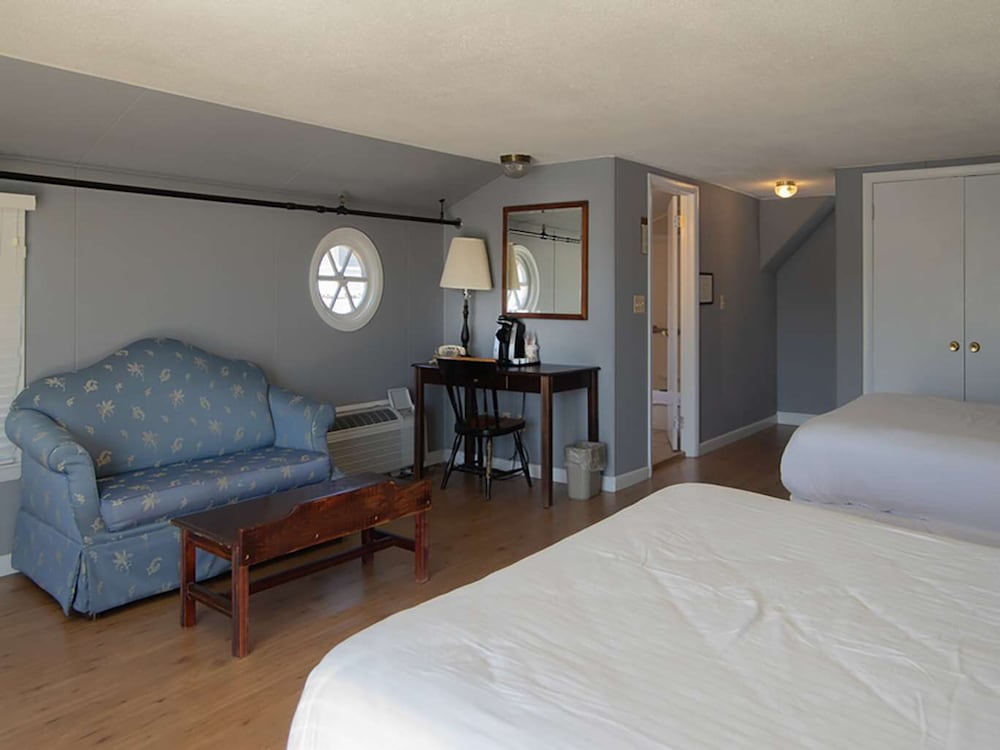Fishermans Wharf Inn