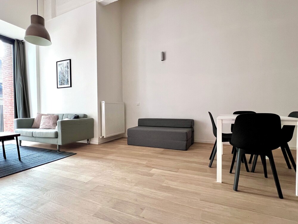 Spacious Loft Instant Favourite Up to 4