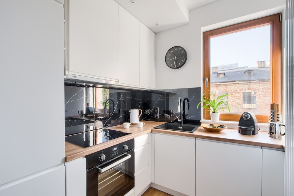 Luxury Apartment in the Warsaw Center + Netflix view 5