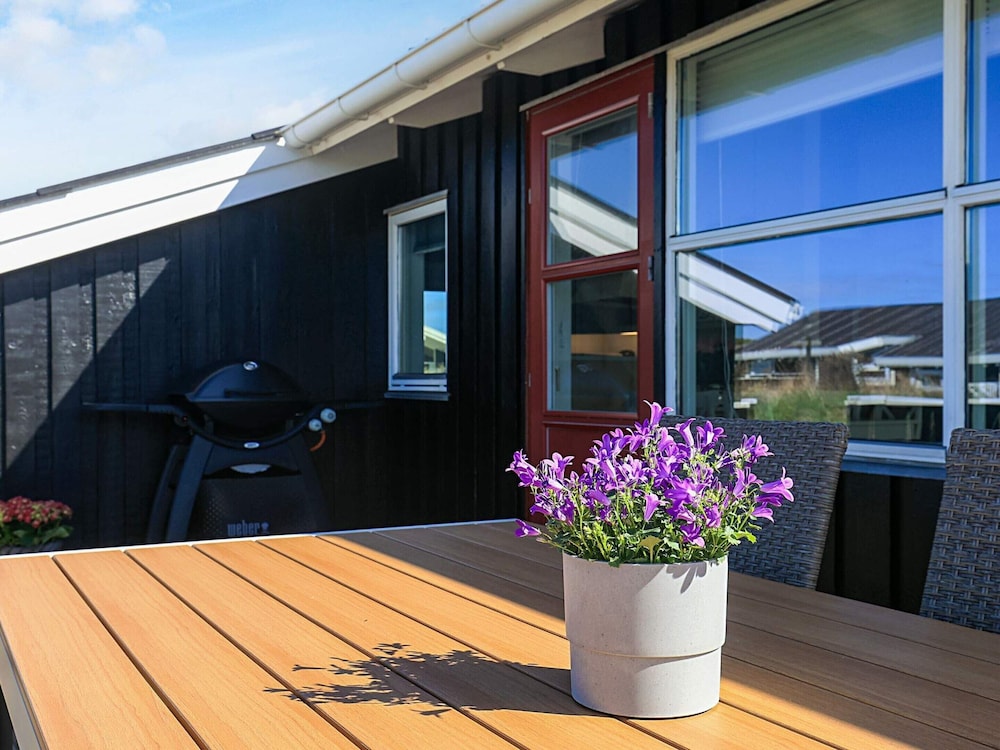 6 Person Holiday Home in Hjorring