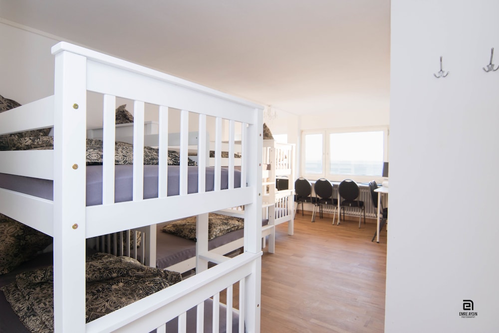 Skyhostel Friedrichshafen view 2