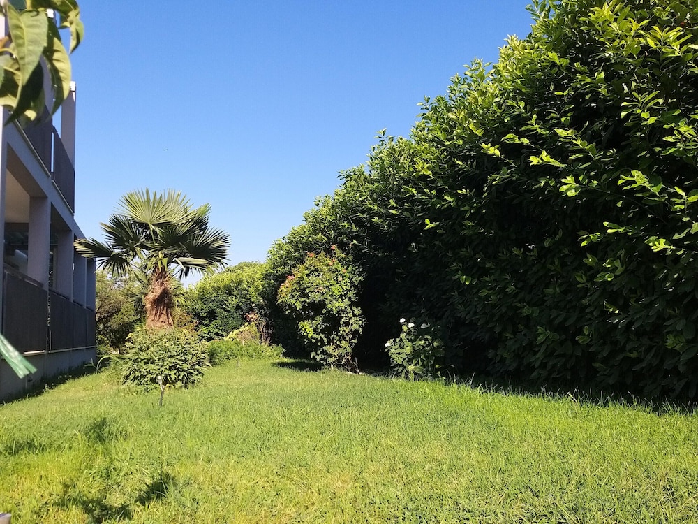 Modern Apartment in Kastel Stafilic With Fenced Garden view 4