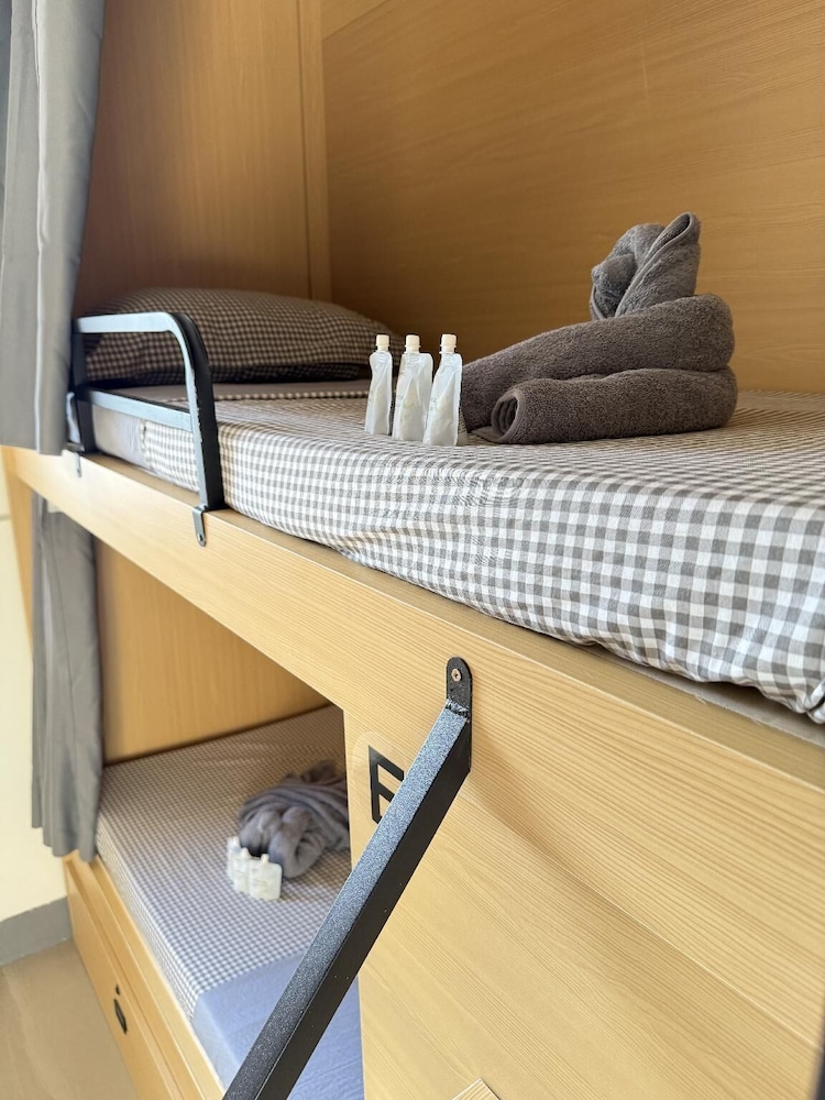 Isa- Hostel