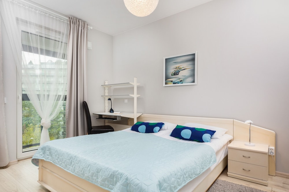 Warsaw Apartment Obozowa by Renters view 2
