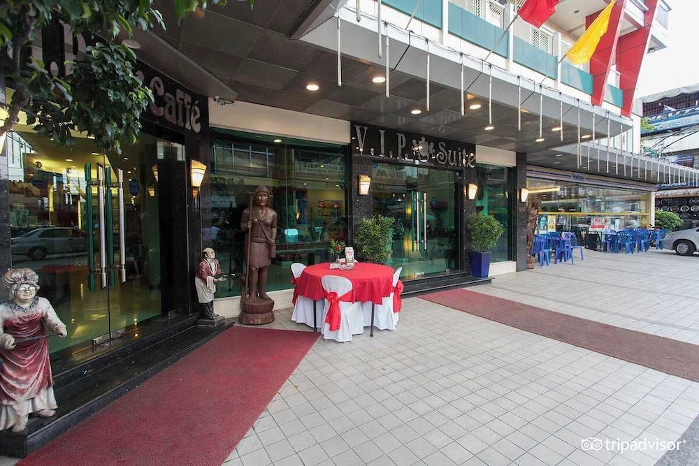 Townhouse OAK Makati Manila Near PNR Pasay Evangelista formerly VIP Suites