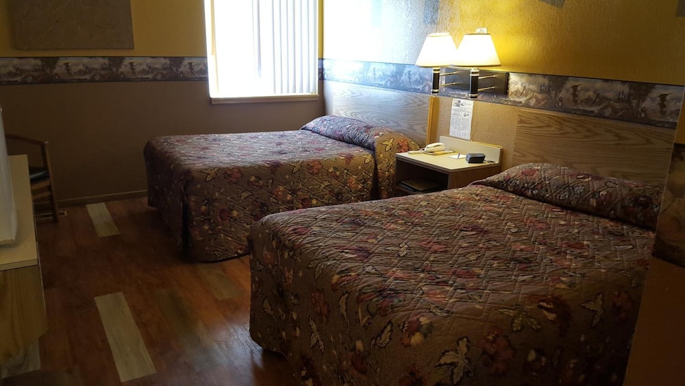Earth Inn Motel