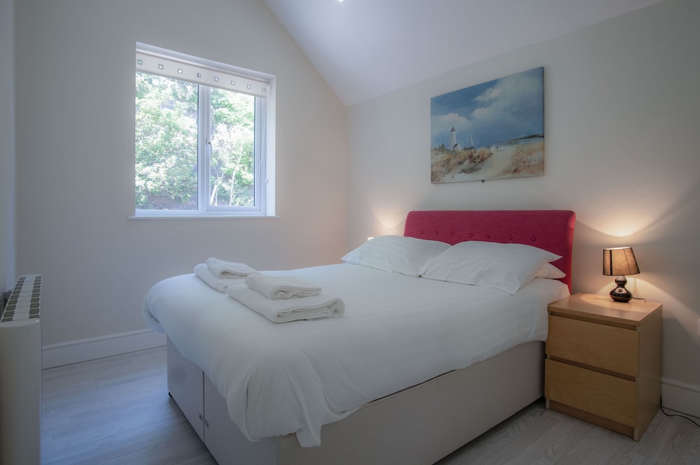 Campbell - 2 Bedroom Apartment - Pendine view 2