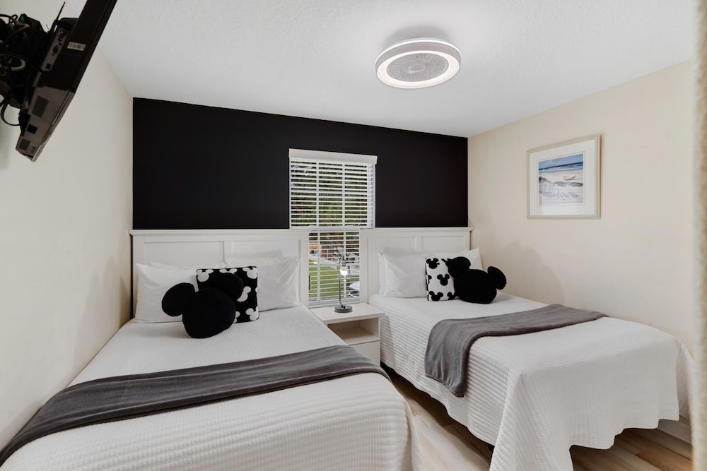 Paradise Palms Resort 6 Bedroom Home with Game Room 6 Home