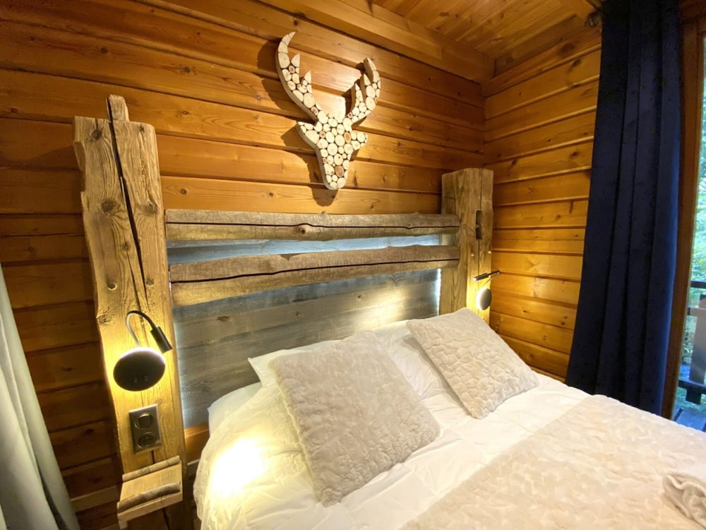 LE Renne Chalet en Bois au Calme Avec SPA Jacuzzi