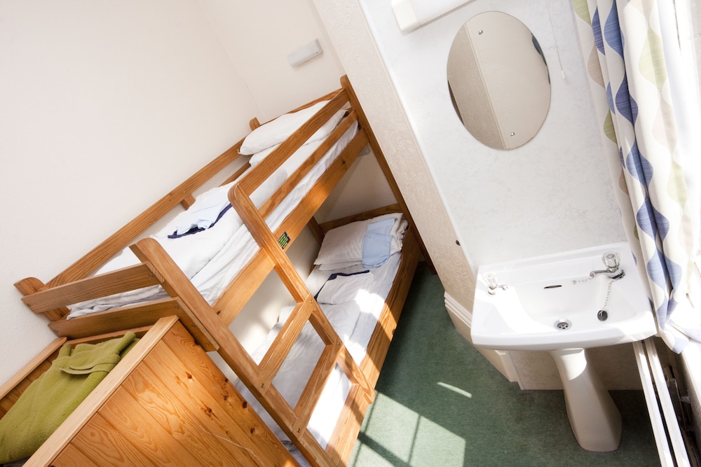 Hope Valley Vacations - YHA Eyam - Hostel - Property Image 6