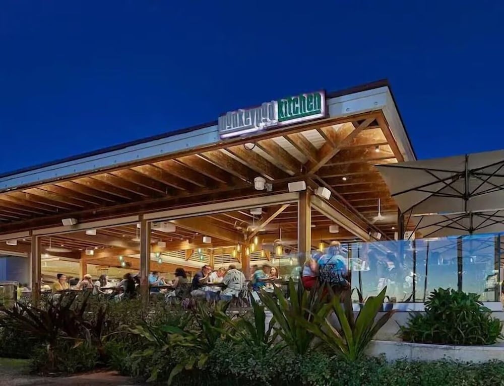 Signature Residences at Maui Banyan